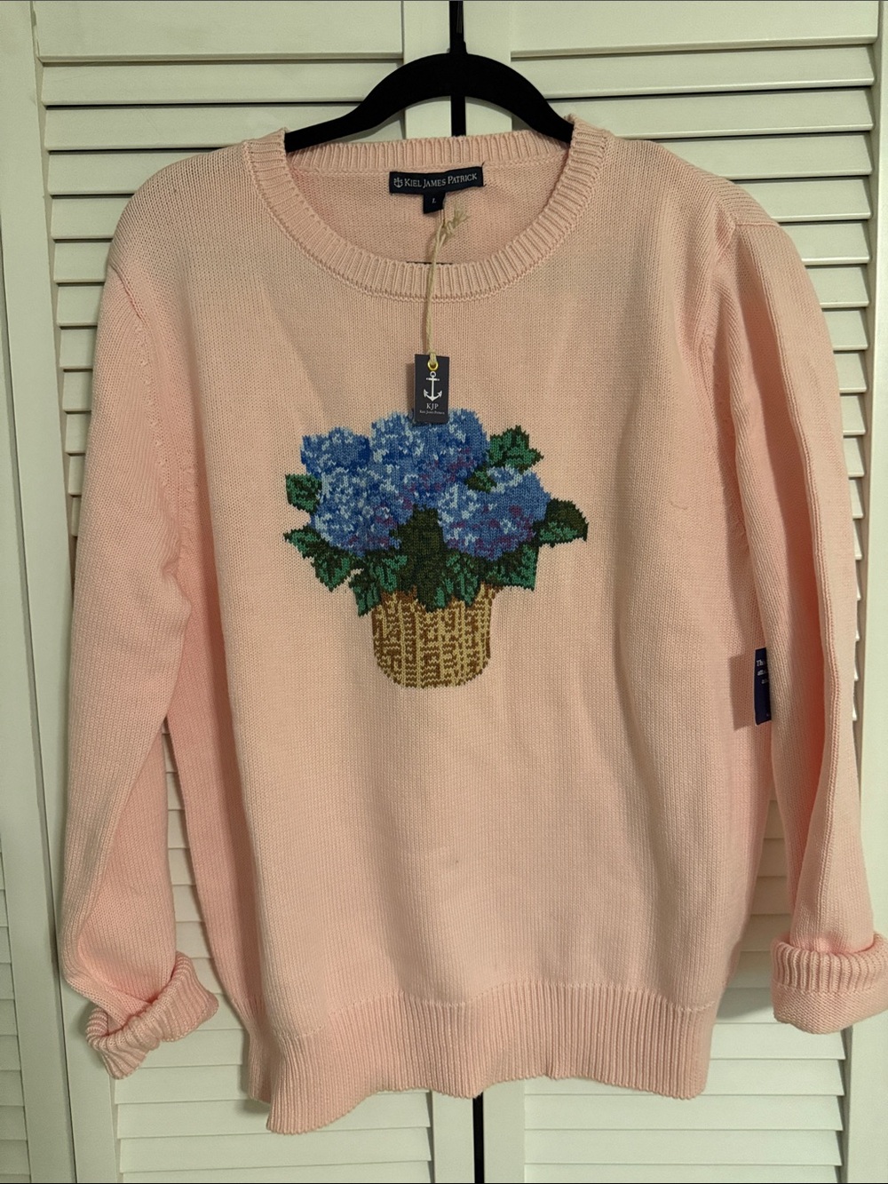 Kiel James Patrick Soft Pink Crewneck Sweater with Blue Hydrangea Basket